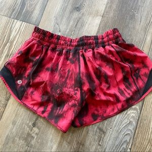 Lululemon Hotty Hot 2.5” LR Shorts